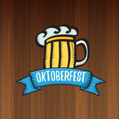 bira bardağı veya ahşap arka plan üzerinde izole bira kupa ile vektör oktoberfest vektör etiketi. octoberfest vektör grafik afiş veya afiş tasarım şablonu