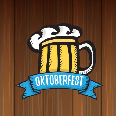 bira bardağı veya ahşap arka plan üzerinde izole bira kupa ile vektör oktoberfest vektör etiketi. octoberfest vektör grafik afiş veya afiş tasarım şablonu
