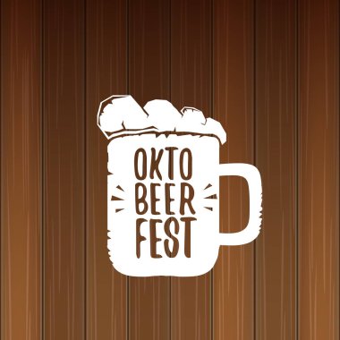 bira bardağı veya ahşap arka plan üzerinde izole bira kupa ile vektör oktoberfest vektör etiketi. octoberfest vektör grafik afiş veya afiş tasarım şablonu