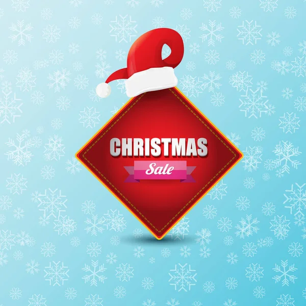 Векторный рождественский баннер или ярлык с красной шляпой Санты на снежно-голубом фоне с падающими снежинками. Красная зимняя рождественская распродажа шаблон плакат или фон — стоковый вектор