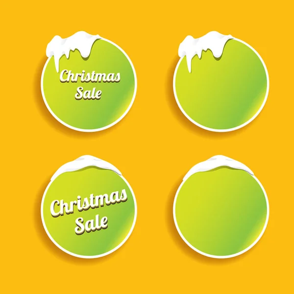Natal vetor verde botões brilhantes conjunto isolado no fundo laranja. botões de venda de Natal verde web com neve, borda de gelo —  Vetores de Stock