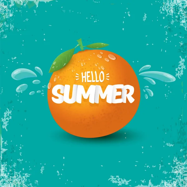 Vector Hello Summer Etiqueta de fiesta o folleto Plantilla de diseño con fruta naranja fresca sobre fondo azul. Hola etiqueta concepto de verano o cartel con texto de frutas y letras — Vector de stock