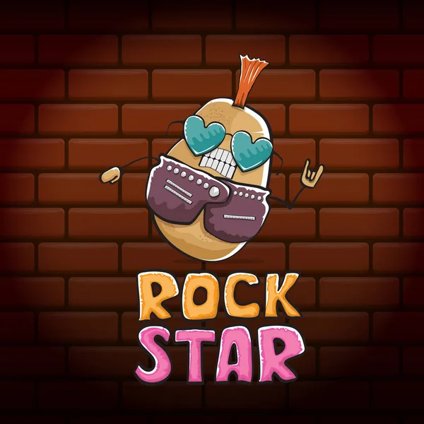 Vector grappig cartoon schattig bruin punk rock ster aardappel karakter met Iroquois geïsoleerd op baksteen muur achtergrond. Rock star vector concept print. rock n rock hipster groente funky karakter — Stockvector