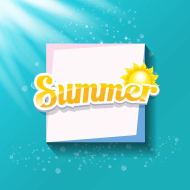 Vektör özel teklif yaz etiketi tasarım şablonu. Yaz indirimi afişi ya da rozetli güzel güneş ışığı ve gök mavisi arka planda kaligrafik metin