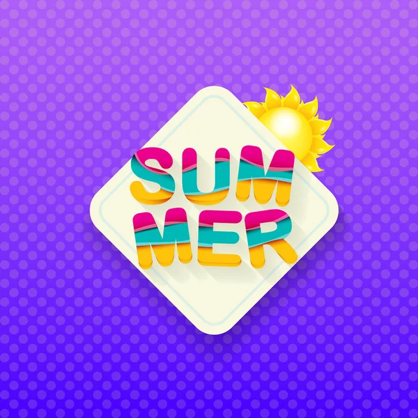 Vetor especial oferta verão rótulo modelo de design. Banner de venda de verão ou crachá com sol e texto no fundo violeta de verão — Vetor de Stock