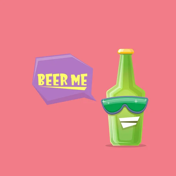 Vector de dibujos animados funky cerveza botella carácter con gafas de sol aisladas sobre fondo rosa. Vector divertido etiqueta de cerveza o plantilla de diseño de póster. Cartel o pancarta de dibujos animados del día internacional de la cerveza — Archivo Imágenes Vectoriales