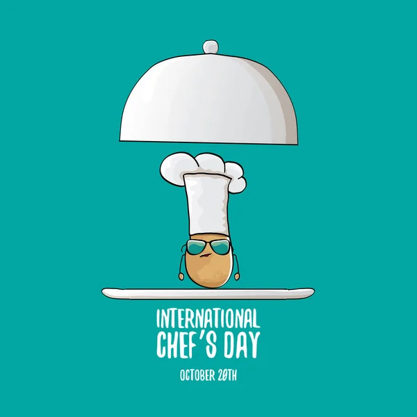 Tarjeta de felicitación o banner internacional del día del chef. vector divertido dibujos animados pequeña papa chef sonriente marrón con sombrero de chef aislado sobre fondo azul. — Archivo Imágenes Vectoriales