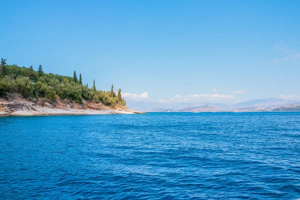 Isla Lefkada, Grecia. Vacaciones de verano en Grecia. Paisaje impresionante de la isla griega Zakynthos en el mar Jónico . — Foto de Stock