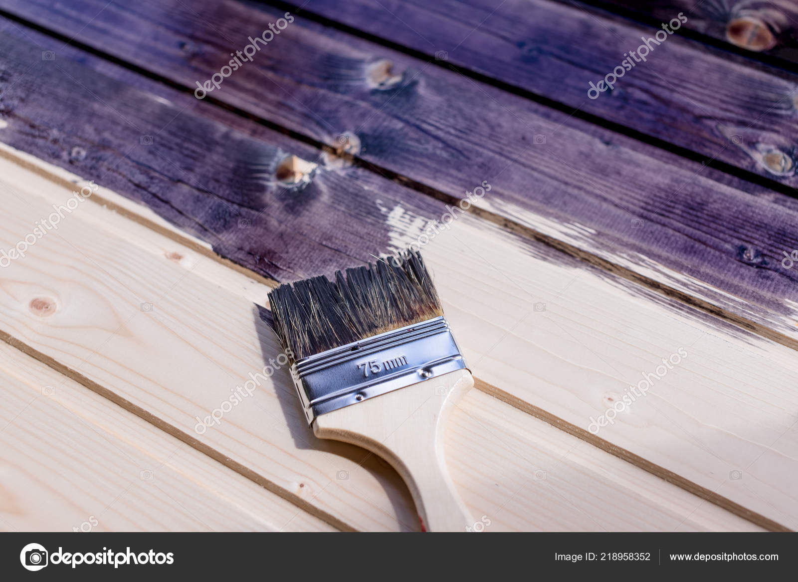 半分は木の表面を塗装しました 深い黒の色です 自然の木材塗料 Brush Paint 木製 Surface Repair と床の復元のニスを塗る 領域をコピーします 木製の壁にニス ブラシ ストローク ストック写真 C Yulia25 List Ru 半分は木の表面を塗装しました 深い黒の色です 自然の木材塗料 Brush Paint 木製 Surface Repair と床の復元のニスを塗る 領域をコピーします 木製の壁にニス ブラシ ストローク ストック写真 C Yulia25 List Ru
