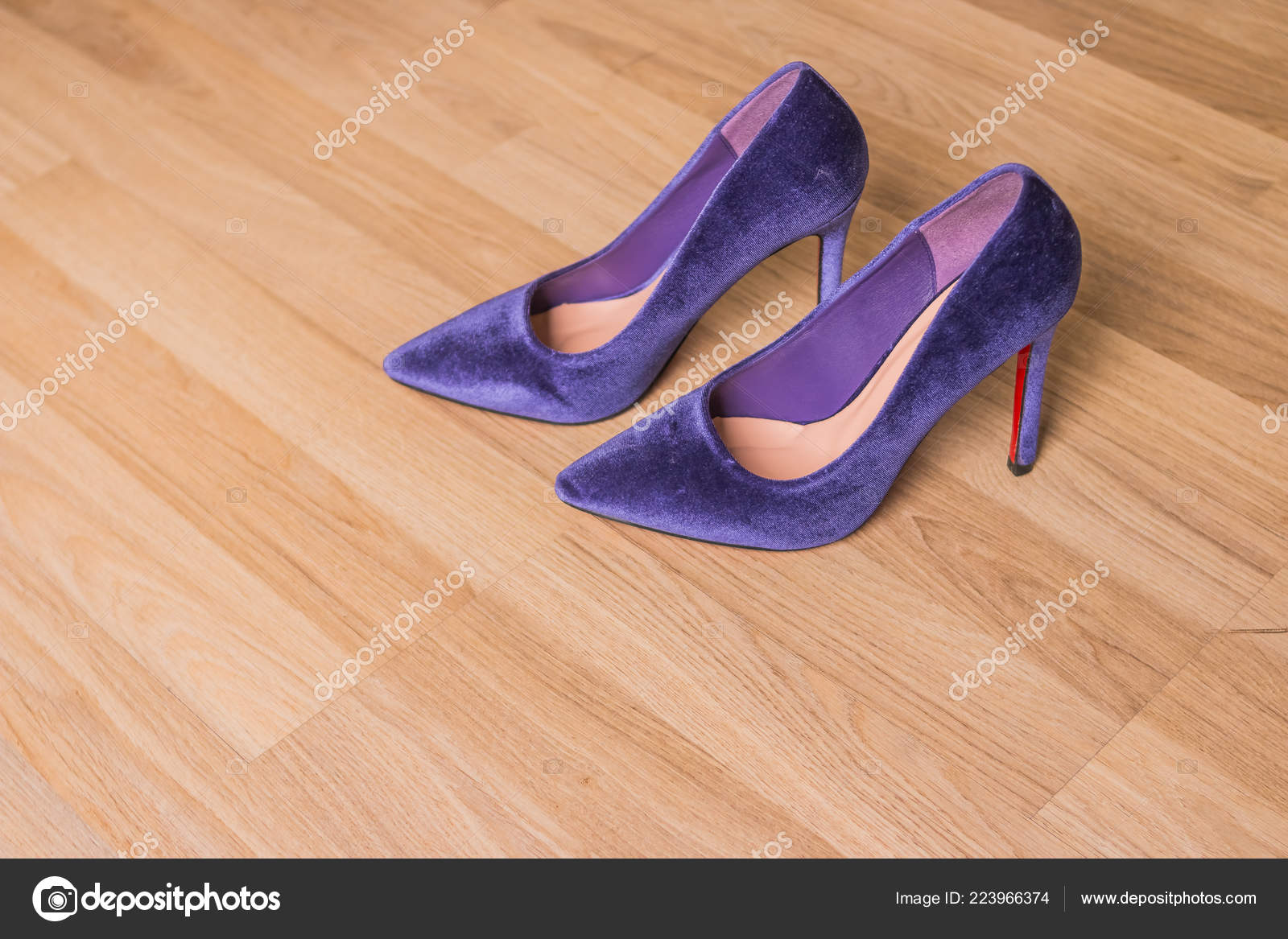 Velvet heels Jorge Bischoff Purple size 35 EU in Velvet - 33196049