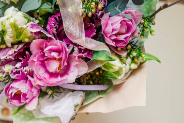 Tek Kişilik pembe Şakayık lale, güzel Tek Kişilik Pembe Lale Drumline. Pembe Şakayık Çift Kişilik Lale çiçekli. Tatil için renkli çiçekler. Mutlu anneler günü. Uluslararası Kadınlar Günü. Merhaba bahar