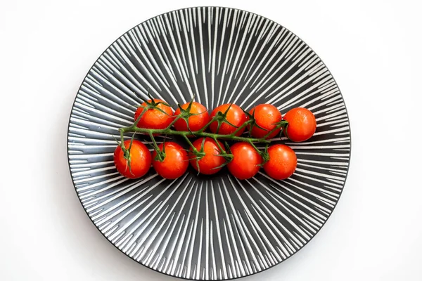 Vine Tasty Cherry Tomatoes Patterned Grey Plate — Stock Photo, Image