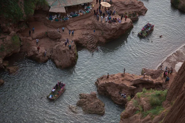 Barcos Com Turistas Navegam Lago Ouzoud Waterfallsy Marrakech Marrocos — Fotografia de Stock