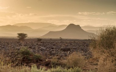 Güneşli bir günde Fas 'ın dağlık manzarası