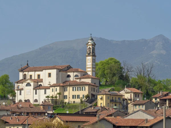 Molteno Lecco Lombardii Włochy Panoramiczny Widok Stare Miasto Góry Tle — Zdjęcie stockowe
