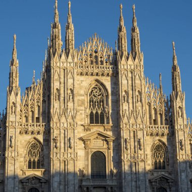Milan, Lombardiya, İtalya: Ortaçağ Katedrali (Duomo cephe)