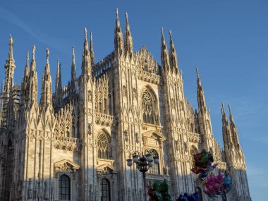 Milan, Lombardiya, İtalya: Ortaçağ Katedrali (Duomo cephe)