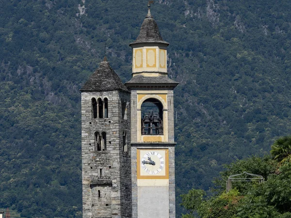 Dwa Zabytkowe Wieże Val Vigezzo Verbano Cusio Ossola Masera Piemont — Zdjęcie stockowe