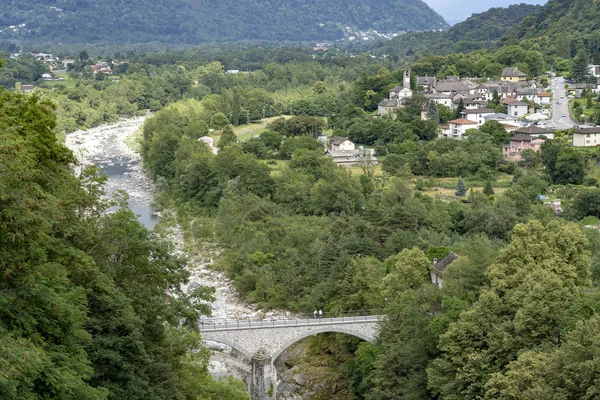 Intragna スイスのティチーノ州に近い Centovalli として知られている谷 — ストック写真