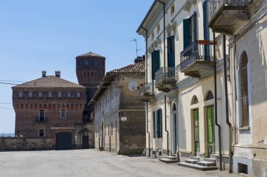 San Genuario, Vercelli, Piedmont, İtalya tarihi köy içinde ortaçağ kalesi