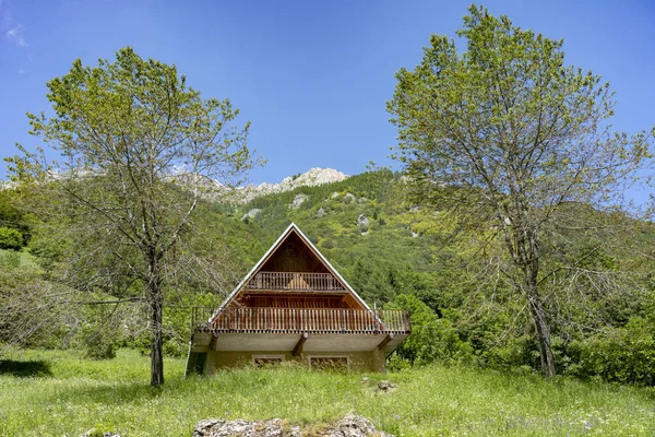 Casa Madeira Longo Estrada Para Colle Fauniera Cuneo Piemonte Itália — Fotografia de Stock