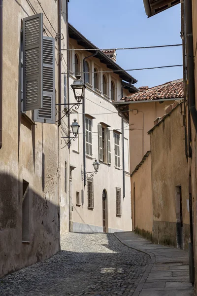 Saluzzo Cuneo Piemonte Italië Historische Gebouwen Langs Een Oude Typische — Stockfoto