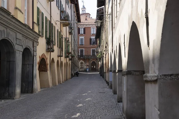 Saluzzo Cuneo Piemont Itálie Historické Budovy Podél Hlavní Ulice Města — Stock fotografie