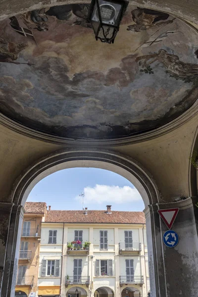 Saluzzo Cuneo Piemonte Edifici Storici Lungo Principale Della Città Portico — Foto Stock