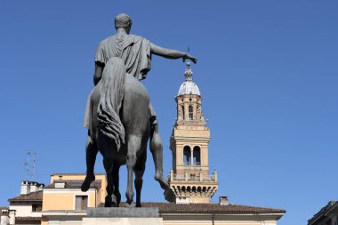 Casale Monferrato, Alessandria, Piedmont, İtalya: Via Giuseppe Mazzini kare bilinen