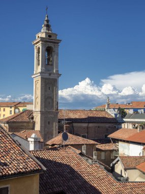 Vigevano, Pavia, Lombardiya, İtalya: tarihi bir bakış. Çatılar.