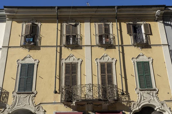 Vigevano, Pavia, Lombardiya, İtalya: Piazza Ducale yakınındaki tarihi sarayın cephe