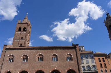 Monza (Brianza, Lombardiya, İtalya): Ortaçağ Arengario, saray inşa yüzyılda 13 Roma kare yer alan (1293)