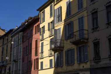 Via Milano Mercato, eski evleri