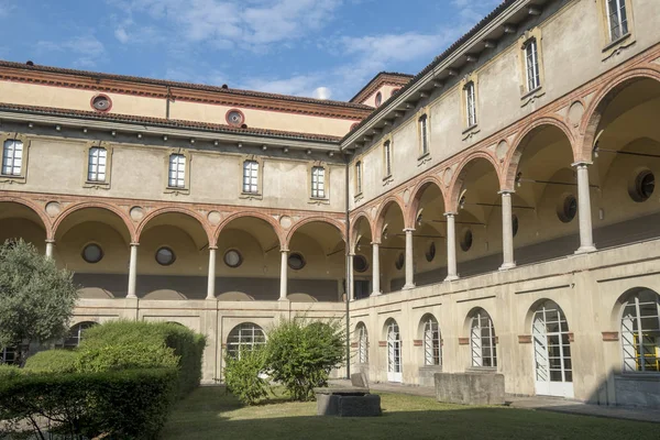 Claustro del monasterio de San Vittore en Milán — Foto de Stock