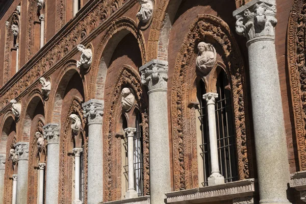 Ca Granda, Uniwersytet w Mediolanie, Włochy — Zdjęcie stockowe