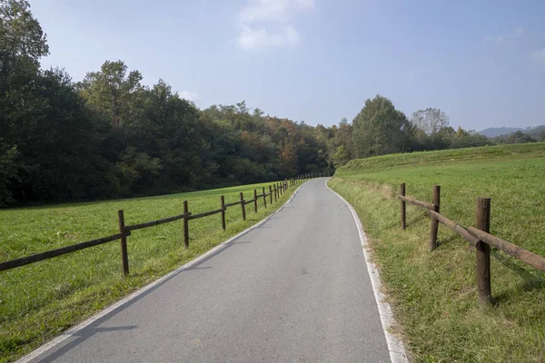 Landskap i den Park av Curone på hösten — Stockfoto