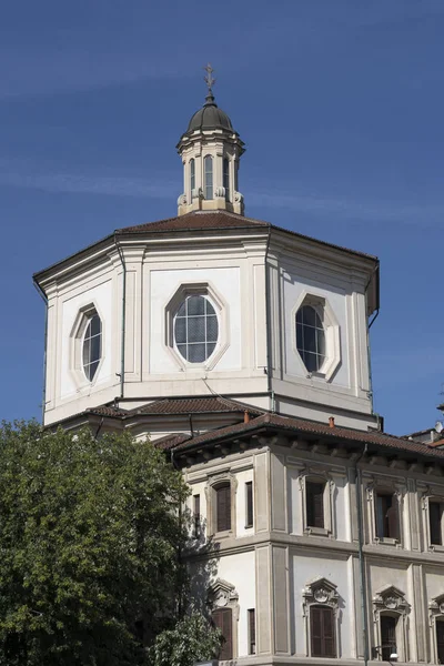 Milán, Iglesia de Santo Stefano —  Fotos de Stock