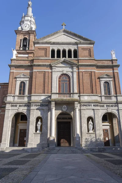Igreja histórica em Sant 'Angelo Lodigiano — Fotografia de Stock