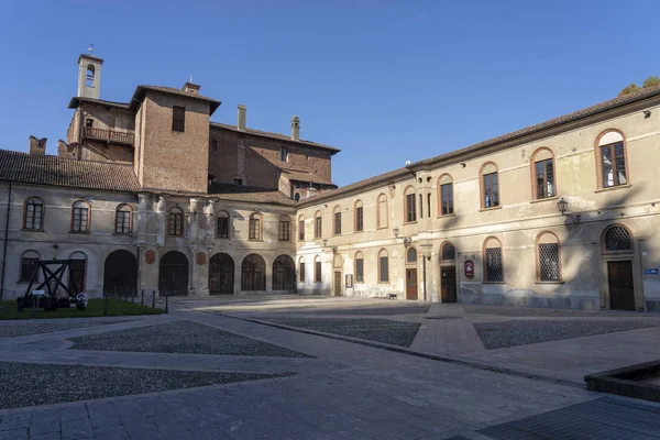 Zamek San Colombano al Lambro, Włochy — Zdjęcie stockowe