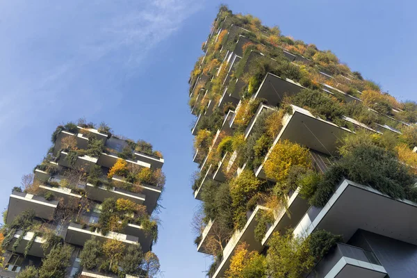 Bosco Verticale, Milano 'daki modern binalar — Stok fotoğraf