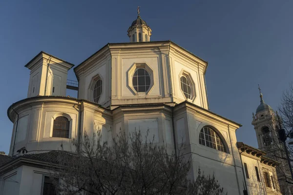 Milán, Iglesia de Santo Stefano —  Fotos de Stock