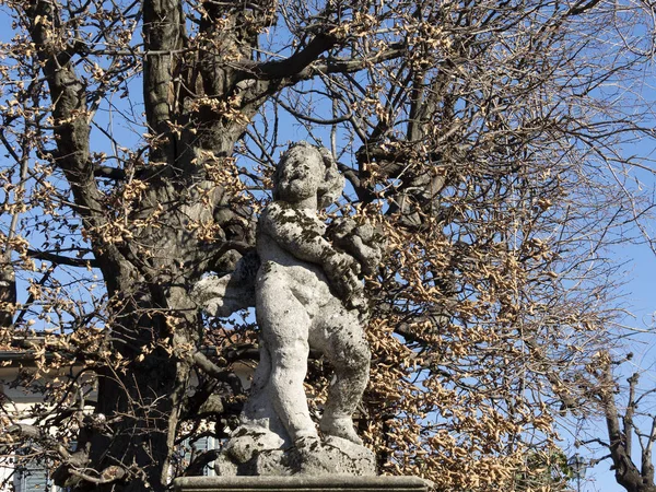 Άγαλμα στο Montevecchia, Brianza, Ιταλία — Φωτογραφία Αρχείου