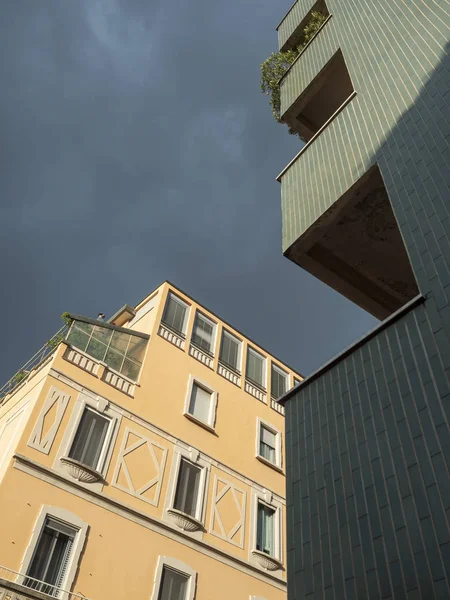 Edificios residenciales en Milán —  Fotos de Stock