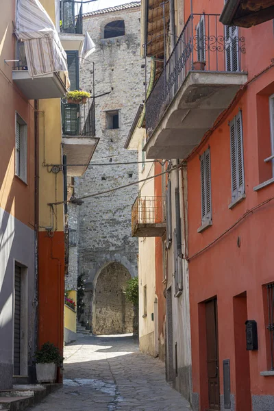 Varzi, gamla stan i Pavia provins — Stockfoto