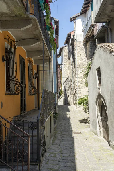 Varzi, cidade velha na província de Pavia — Fotografia de Stock