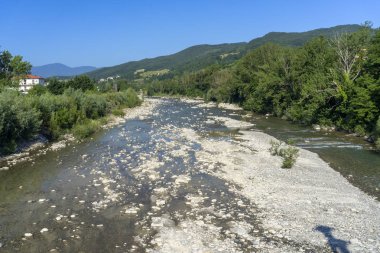 Borgotaro'da Taro nehri