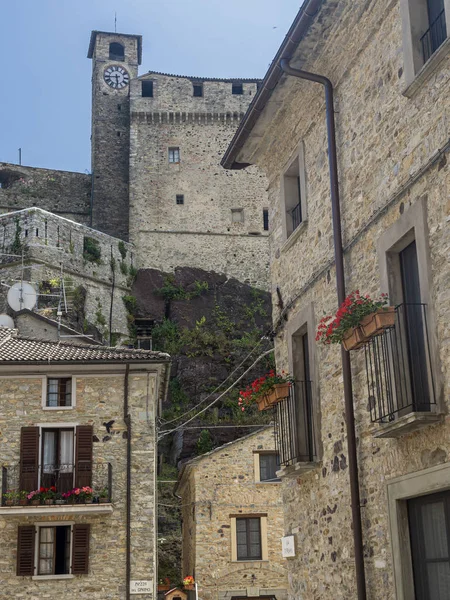 Bardi, den historiska staden i provinsen Parma — Stockfoto
