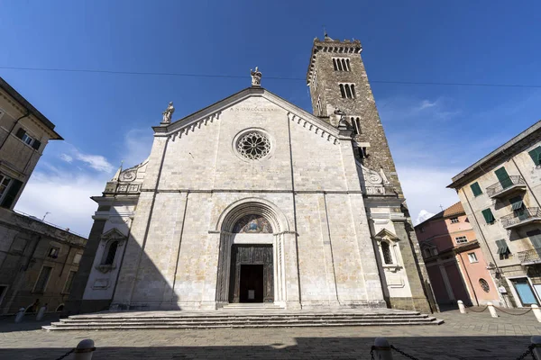 Sarzana: historic cathedral — Stock Photo, Image