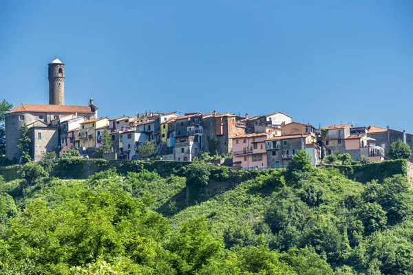 Фаглиола, историческая деревня в Луниджане, Тоскана — стоковое фото