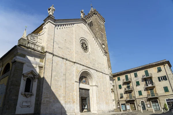 サルツァーナ:歴史的な大聖堂 — ストック写真